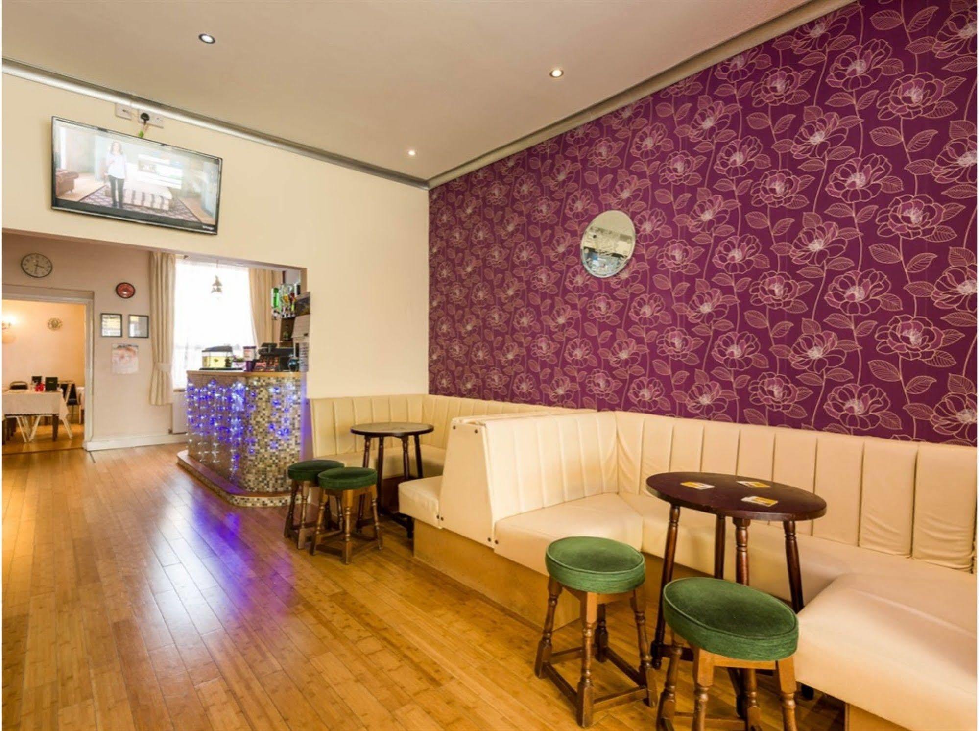 Uk Travel & Hospitality Ltd Ta Canberra Hotel Blackpool Exterior photo